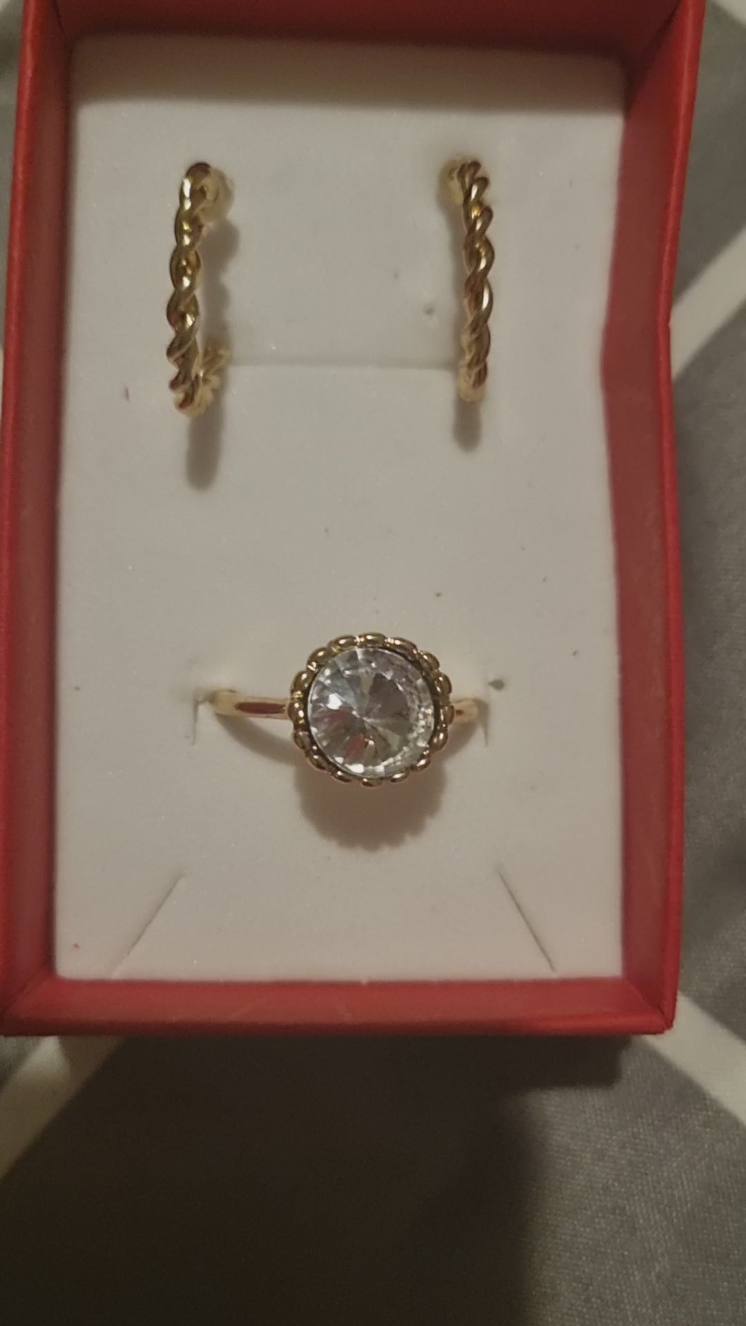 Here, we have a beautiful elegant set.
