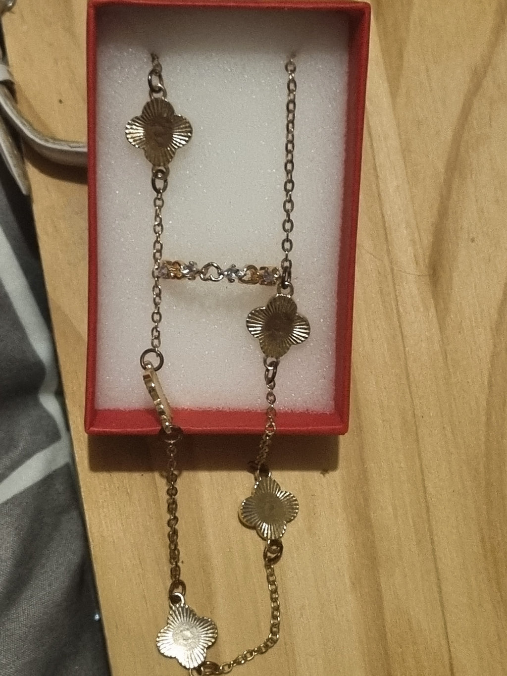 Beautiful necklace and ring set.