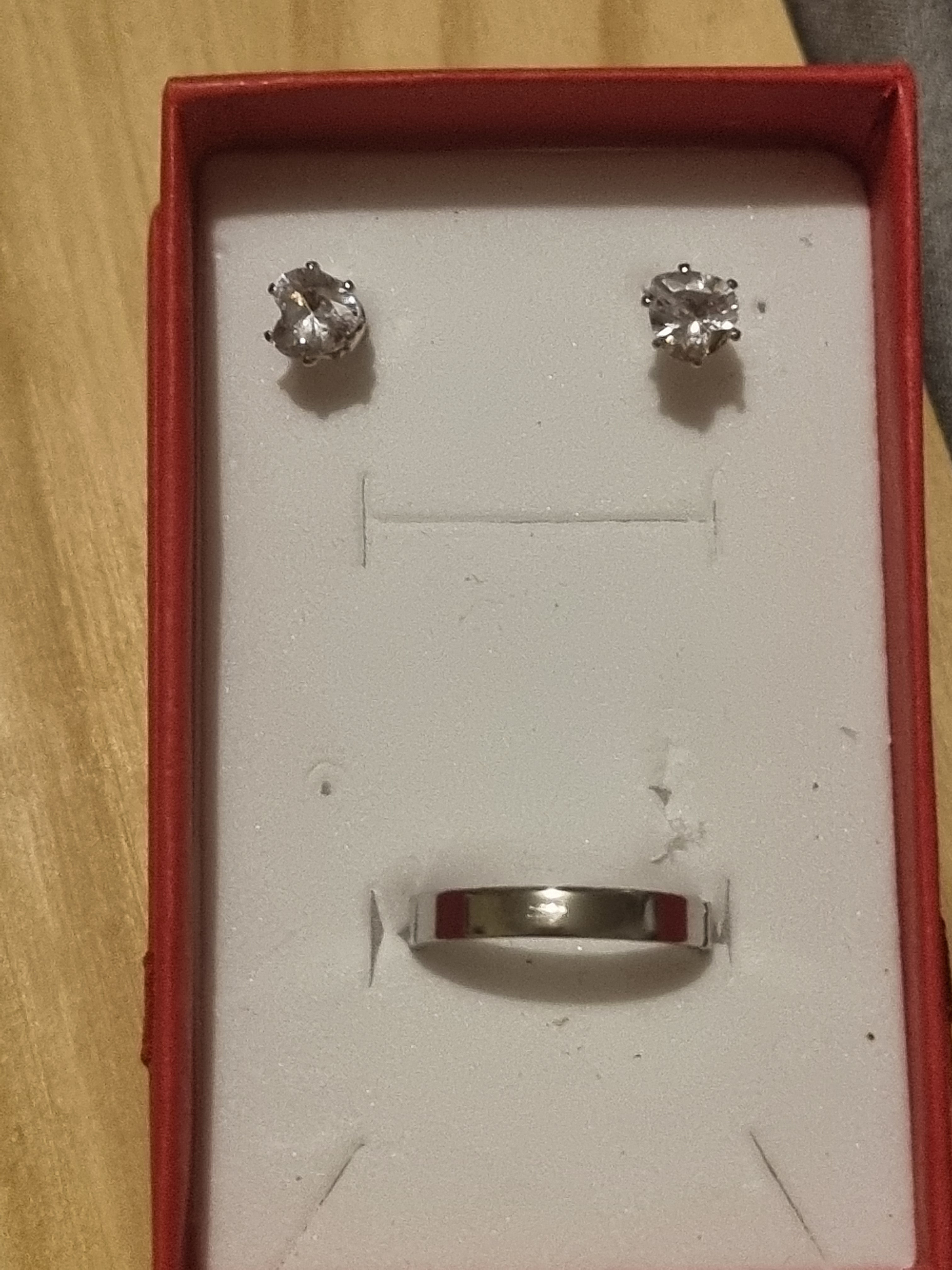 Beautiful Rhinestone earrings and a gorgeous golden ladies band set.