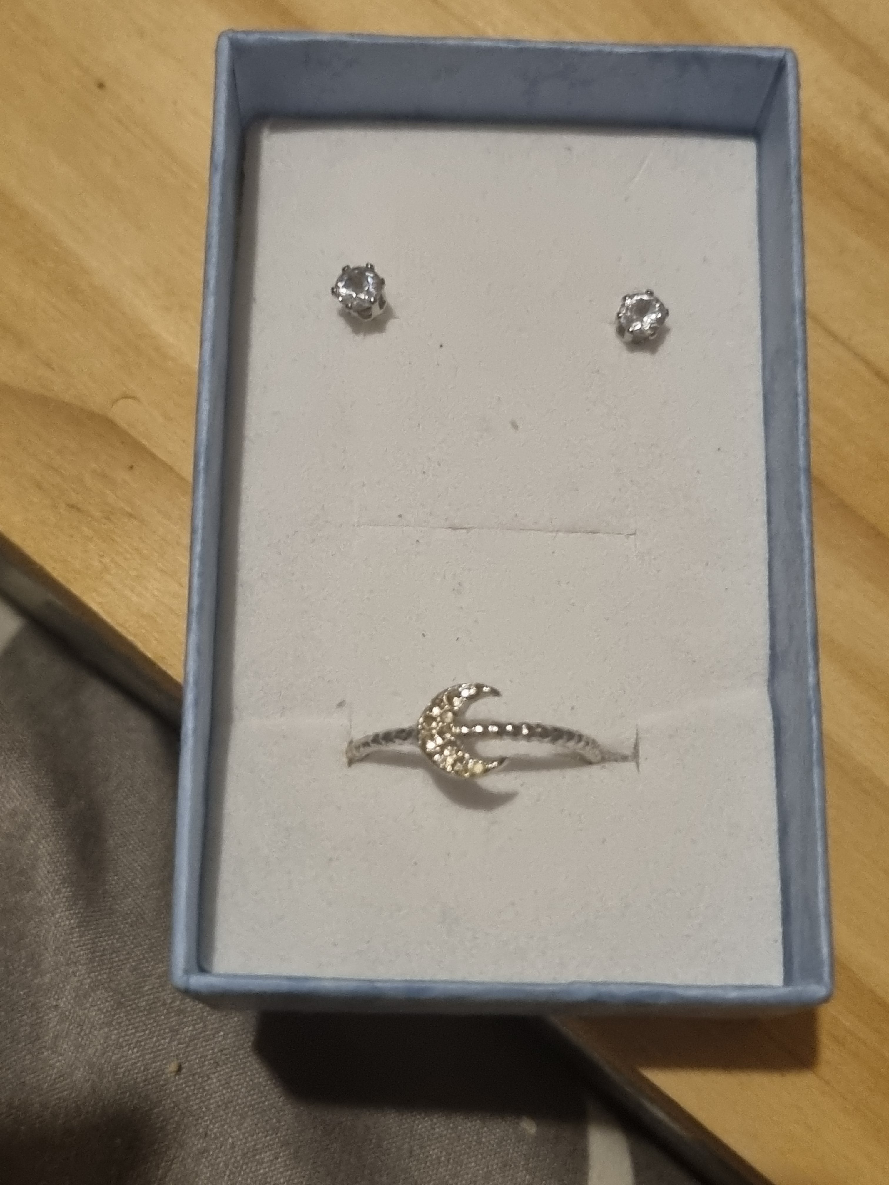 These beautiful earrings and ring set