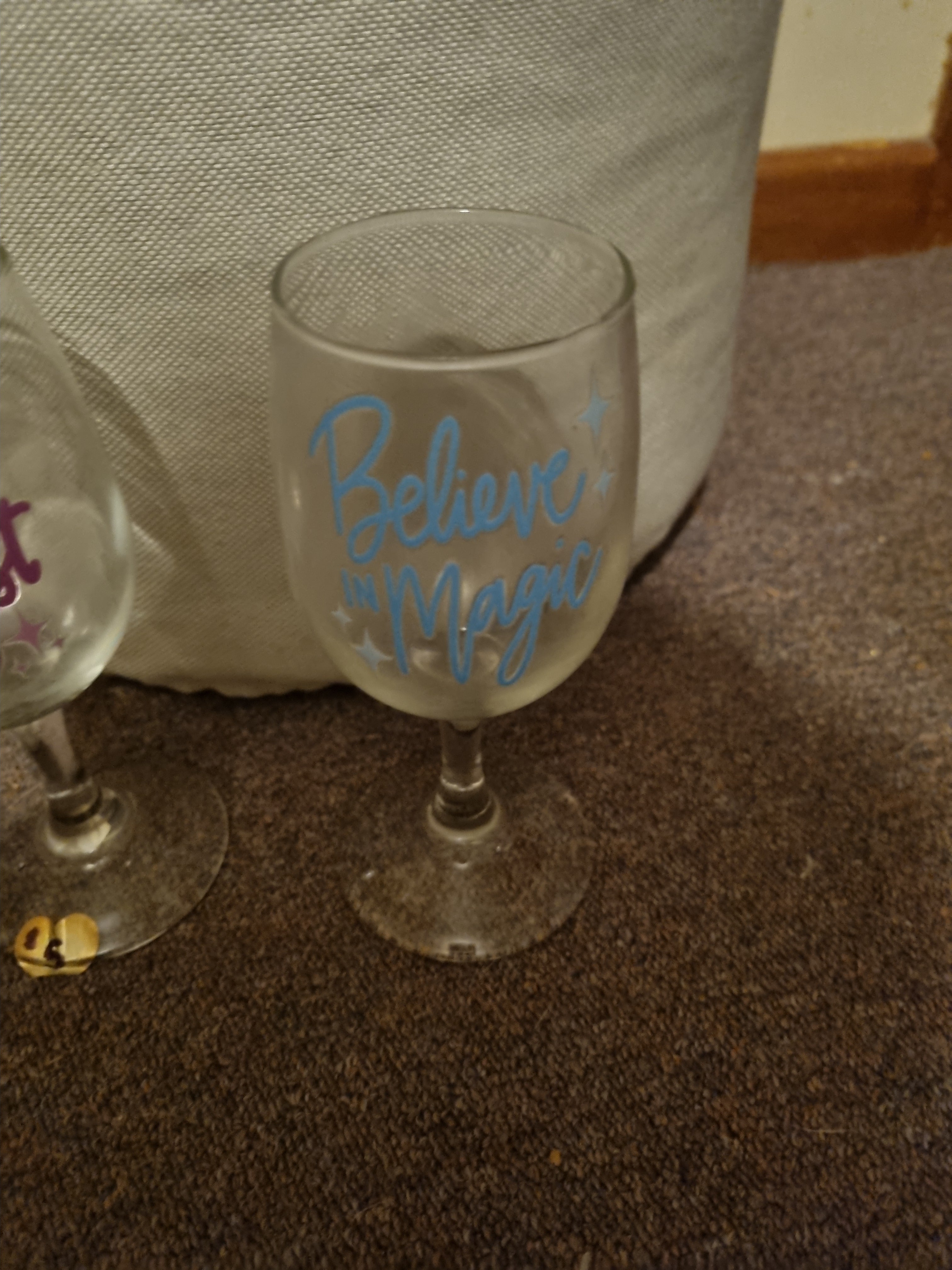 Wine glasses set of 4
