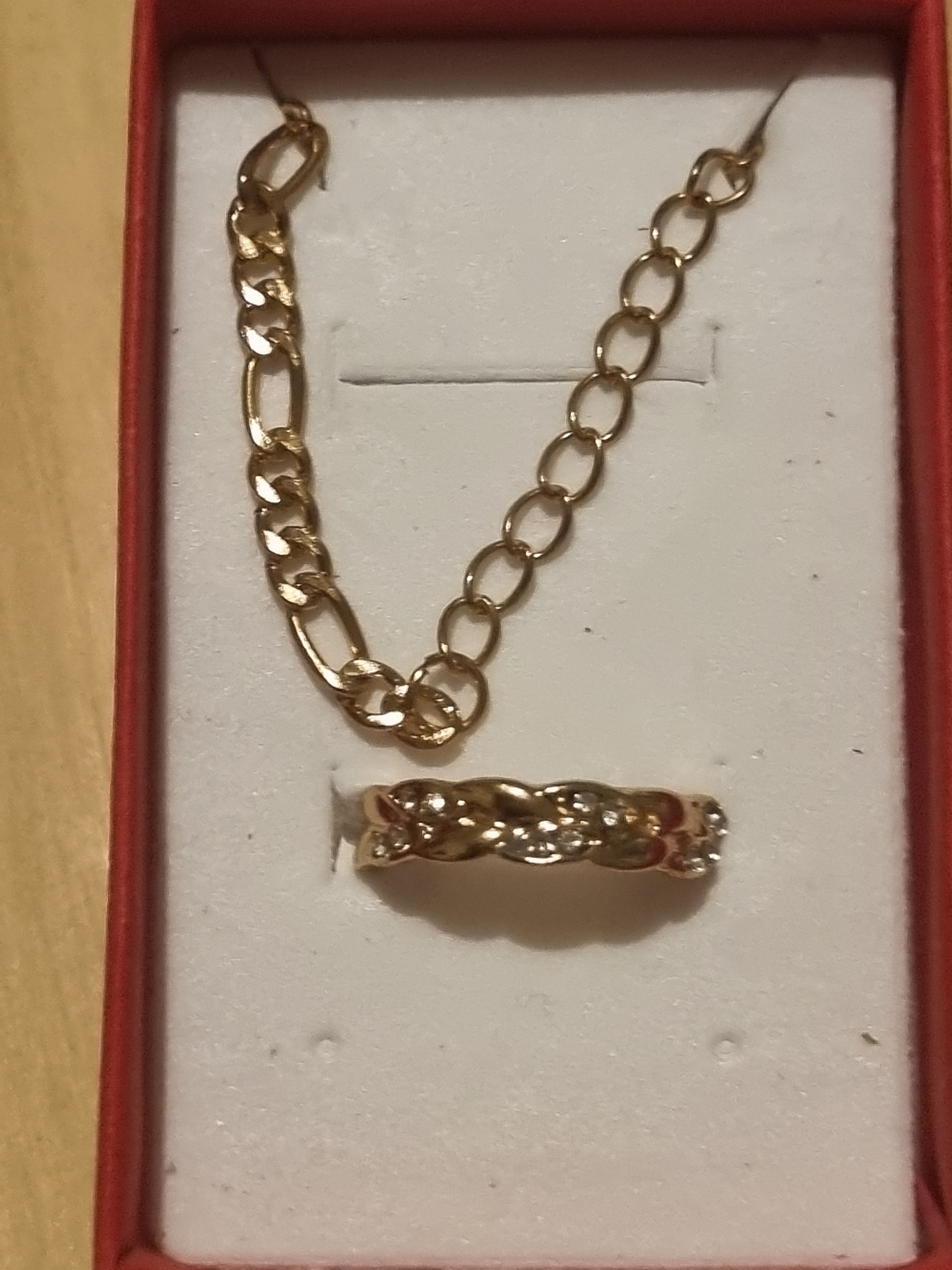 Beautiful golden ring and braclet set