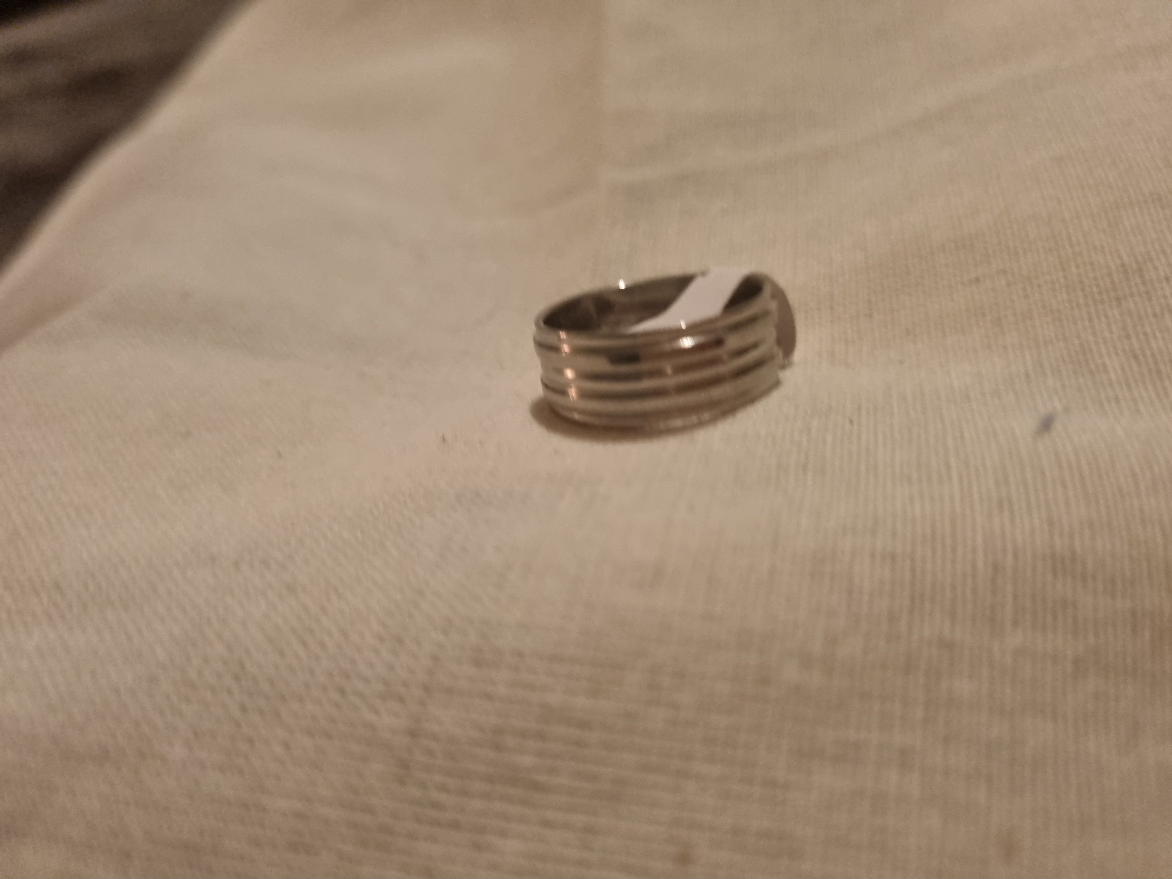 3 ridged design mens rings