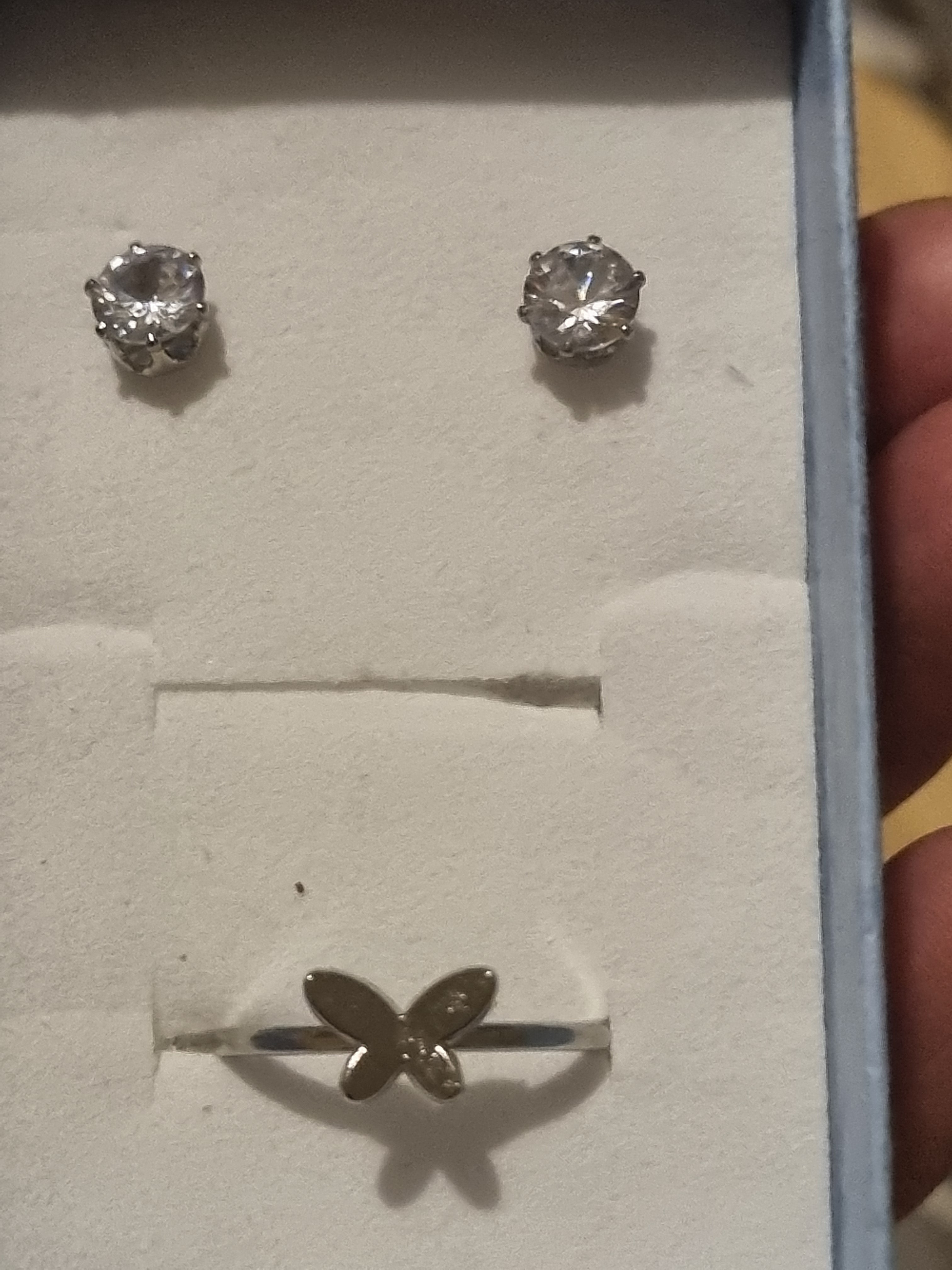 Beautiful dainty set for the ladies.