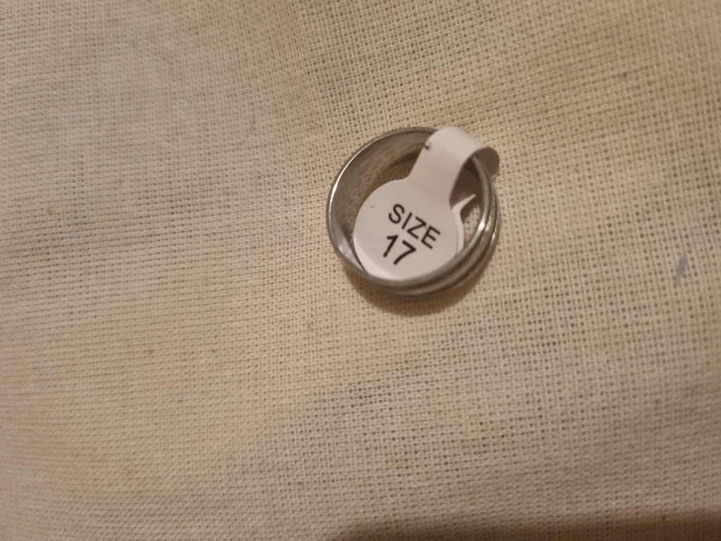 3 ridged design mens rings